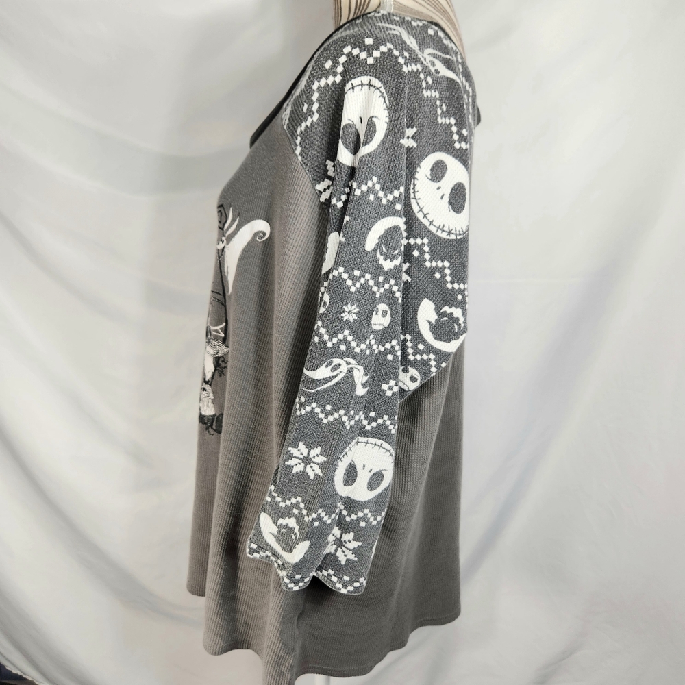 Disney The Nightmare Before Christmas Gray & Black Raglan Tunic Top - Picture 4 of 5